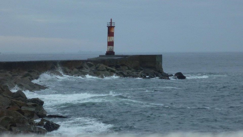 Barra de Vila do Conde fechada devido à agitação marítima forte