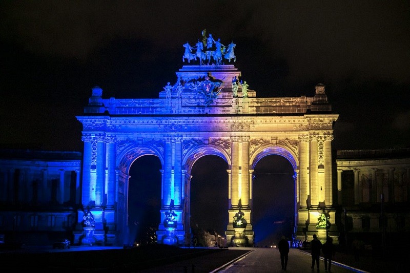 Câmara do Porto também vai iluminar fachada com azul e amarelo em solidariedade com a Ucrânia