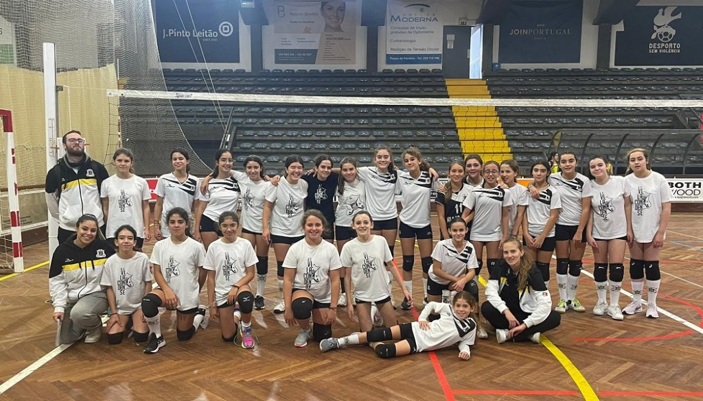 Ginásio Vilacondense vence Torneio Minis em Voleibol