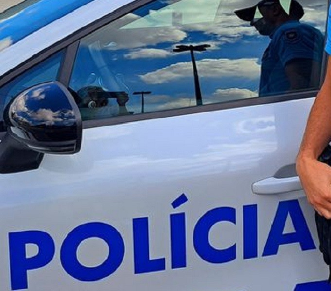 Homem detido em Vila do Conde por furto em viatura, resistência e coação física