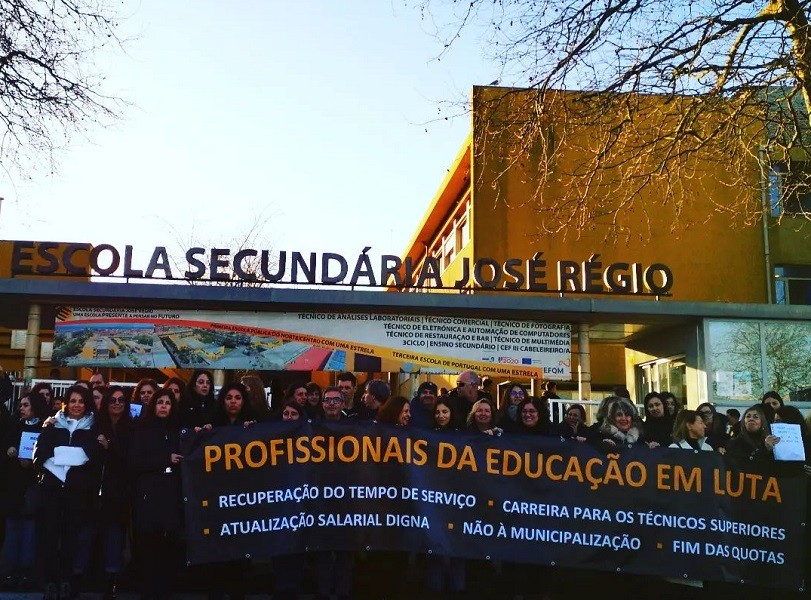 Sindicato apela a grande greve nas escolas antes do início dos serviços mínimos