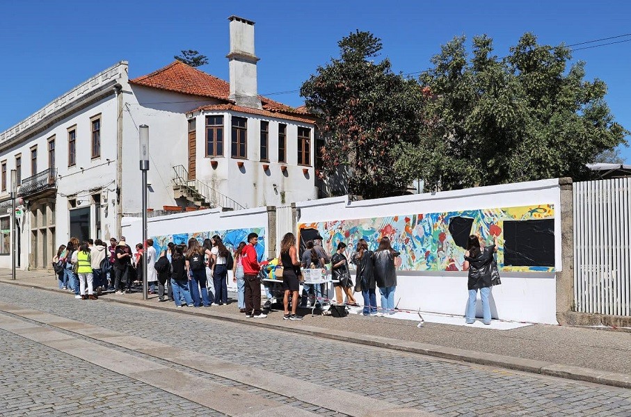 Vila do Conde inaugura mural alusivo ao 25 de abril