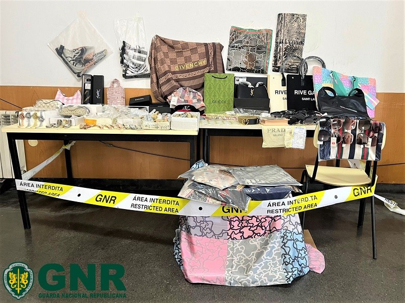 GNR de Vila do Conde deteve quatro pessoas e apreendeu mais de sete mil artigos contrafeitos