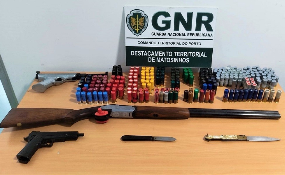 GNR apreendeu cinco armas e centenas de munições por ameaças em Vila do Conde