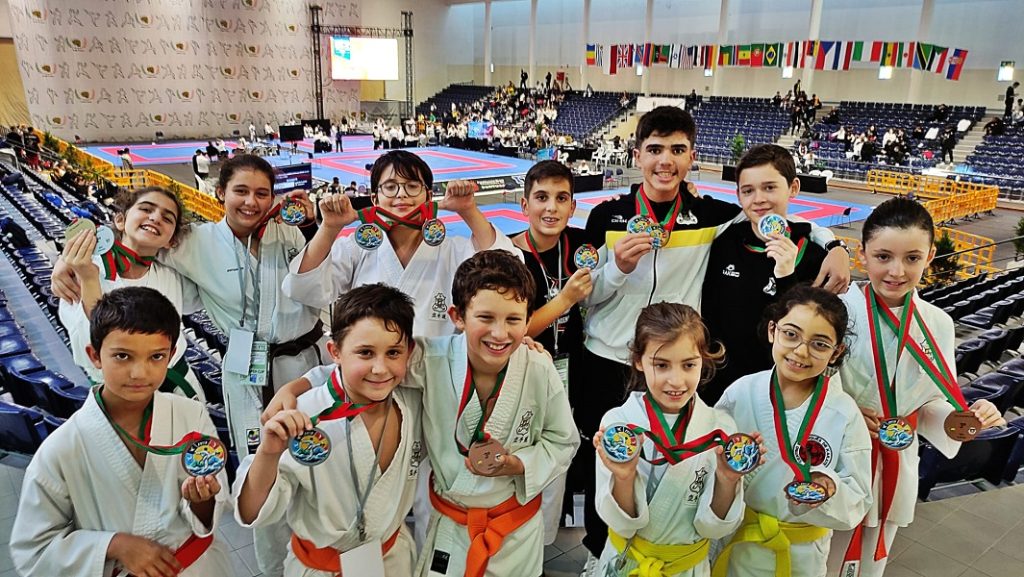 Jovens karatecas do GC Vilacondense medalhados no Europeu