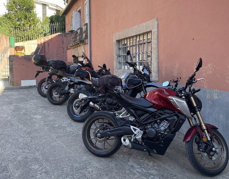 Parlamento aprova fim da lei de inspeção para motociclos e universalização de acesso às faixas BUS