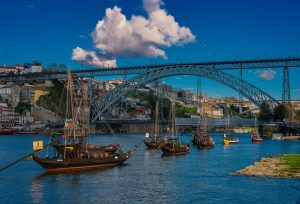 Barco liga a partir de hoje o Porto e Gaia de hora a hora