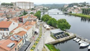Cerca de 3 km de pétalas pelas ruas de Vila do Conde para o Corpo de Deus