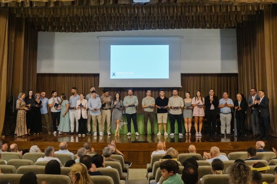 Karatecas do realizaram exames de graduação e Gala de 40 anos