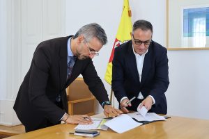 Assinado o documento que passa o Convento do Carmo para o Ministério da Justiça