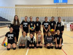 Ginásio começou Torneio de Natal com vitórias no mini vólei