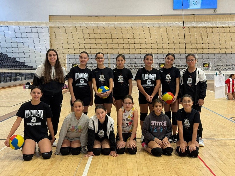 Ginásio começou Torneio de Natal com vitórias no mini vólei